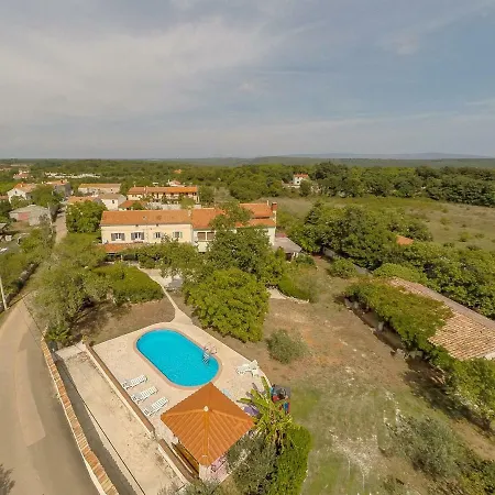 House Helena * Valtura