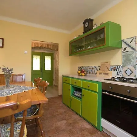 House Helena Valtura