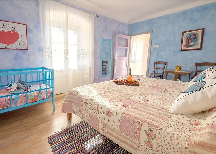 House Helena Valtura