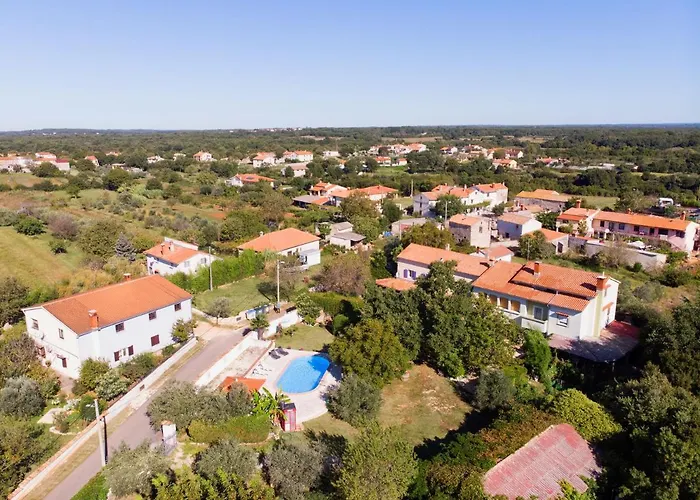 House Helena * Valtura